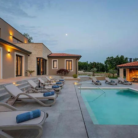 Vikendica Lukas Markovici *